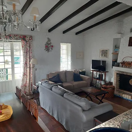 Casa Dos Pinheiros בית נופש Casal do Narcizo