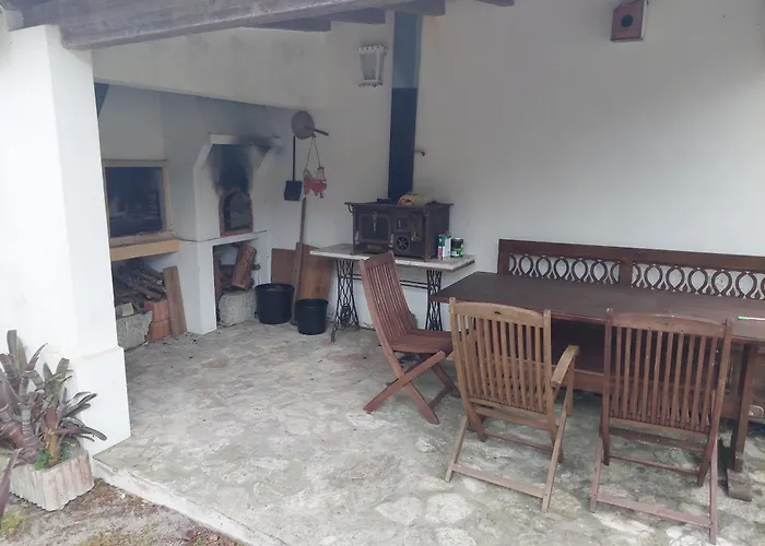 Casa Dos Pinheiros * Casal do Narcizo